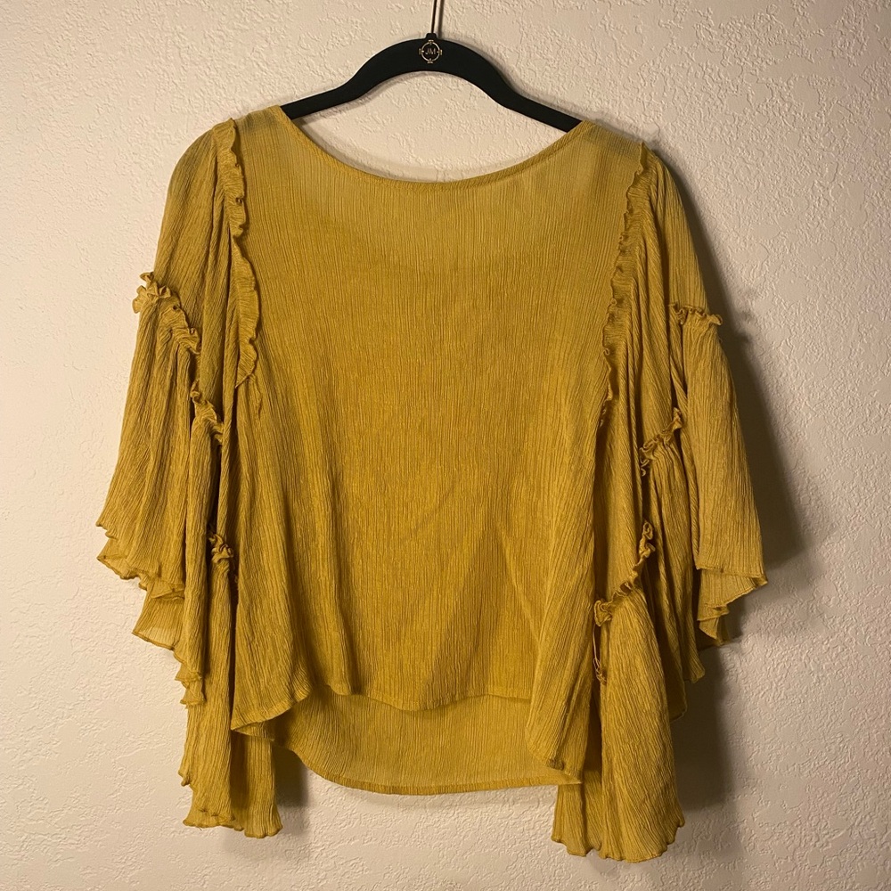Tired sleeve top